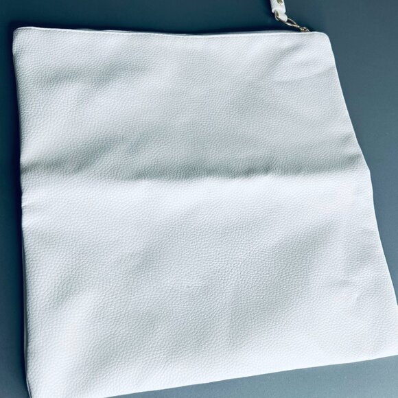 Rachel Miriam Vegan Pebble Leather Eve Cluth - Classic and Elegant - Picture 4 of 5